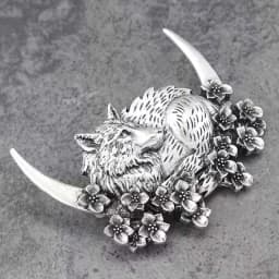 A Vintage Viking Wolf Hairpin, A Gift Featuring the Moon and the Wolf - Perfect for the Occasion.