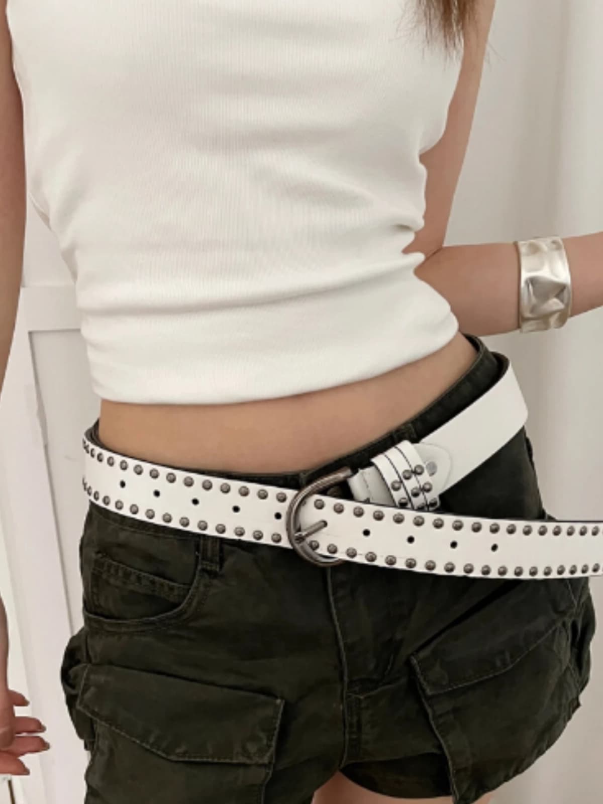 Ladies' Retro Rivet Belt, with an American Style Design Resembling a Belt, Paired with Skirts and Jeans for Decoration