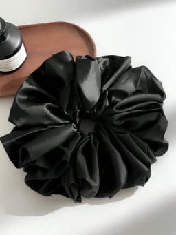 1pc Extra Large Faux Silk Fluffy, High Elasticity, Soft & Silky, Luxury Casual Comfortable Fashion Scrunchie For Women