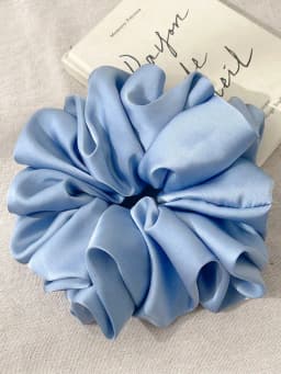 1pc Extra Large Faux Silk Fluffy, High Elasticity, Soft & Silky, Luxury Casual Comfortable Fashion Scrunchie For Women