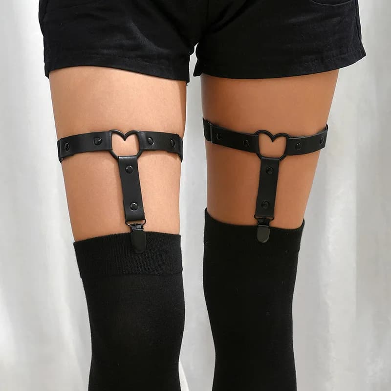 Punk Metal Tassel Pendant Pink Adjustable Heart Leg Garter With Anti-Slip Clips,Elastic Y2K Gothic Thigh Garter For Ladies Black