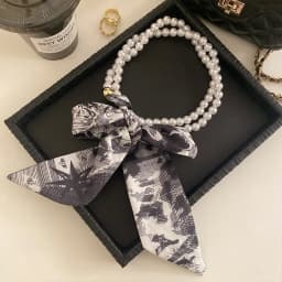 French retro pearl necklace with silk scarf, neck chain, variable collarbone decoration, small scarf, new female streamer.