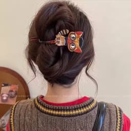Cute Acrylic Cartoon Cat Twist Hair Clip for Women Girls Long Hair Holder Barrette Hairpin Hairgrip Fashion Hair Accessories