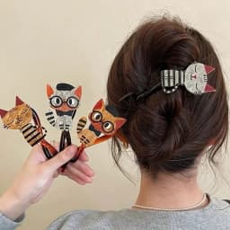 Cute Acrylic Cartoon Cat Twist Hair Clip for Women Girls Long Hair Holder Barrette Hairpin Hairgrip Fashion Hair Accessories