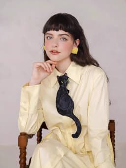 An Original Niche Design Cat-Themed Bohemian French Retro Style Tie, Suitable for Spring, Summer, Autumn, and Winter, with a Unique No-Knot Design, Perfect for Pairing with Shirts and Is Ideal for Parties and Festivals