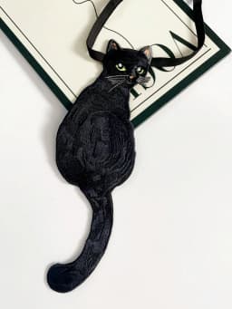 An Original Niche Design Cat-Themed Bohemian French Retro Style Tie, Suitable for Spring, Summer, Autumn, and Winter, with a Unique No-Knot Design, Perfect for Pairing with Shirts and Is Ideal for Parties and Festivals