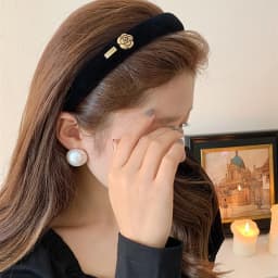 1PC Elegant Black Velvet Headband with Gold Rose Detail, Trendy Hair Accessory for Women, Perfect for Any Occasion
