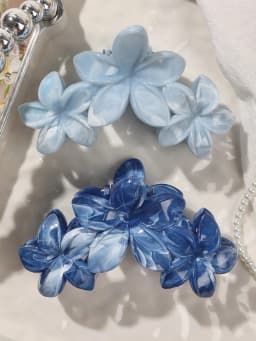2Pcs Hawaiian Blue Gray Sapphire Marble Flower Hair Claw Clip for Women Shark Clip Bohemian Hair Accessories Gradient Hairpins