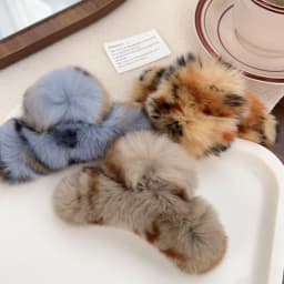 Luxury Large Plush Otter Rabbit Hair Claw Clip for Women, Elegant Fuzzy Chunky Hair Clip, Big Volume Bun Maker Shark Clip