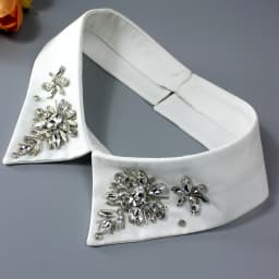 1 Piece of Luxurious Rhinestone Fake Collar, Featuring Shiny Diamonds and Hand-Sewn Craftsmanship. Designed with Sunflower and C