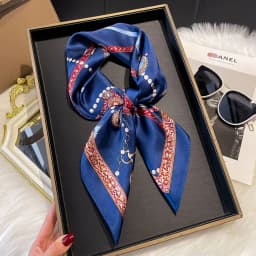 Luxury Print Chain Neck Tie Shawl 2025 Silk Square Scarf Women Wraps Female 70cm Hair Hand Wrist Headkercheif Hijab Bandana
