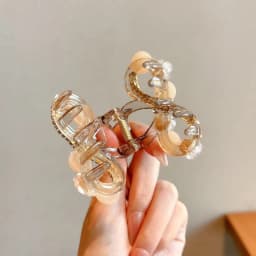 Elegant Rhinestone Flower Hair Clip for Womens Temperament Small Shark Clip Fashion Girls Hair Clamp