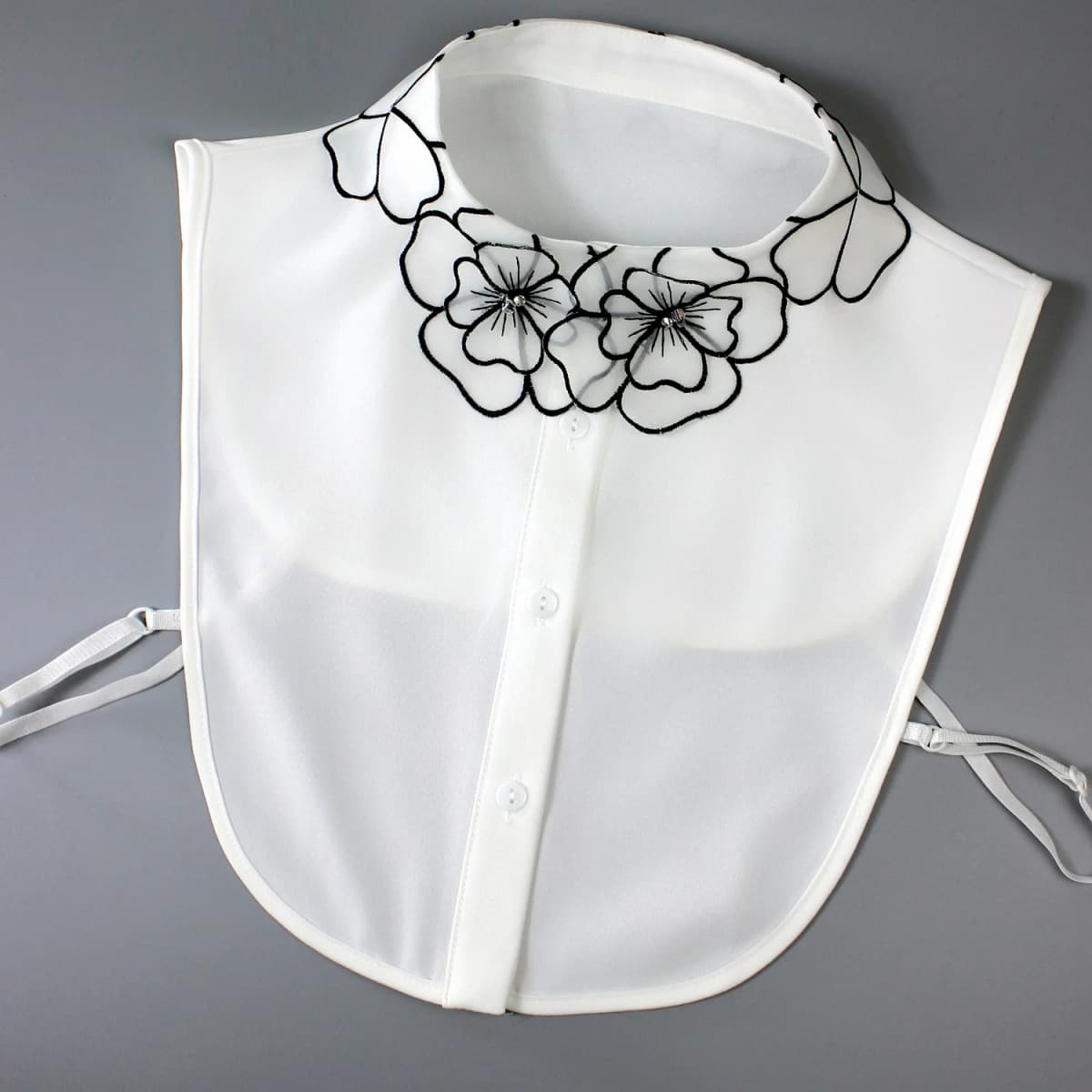 1 Piece of Abstract Embroidered Flower Fake Collar, an Embroidered Collar with an Elegant and Charming Style for Ladies, Eye-Cat