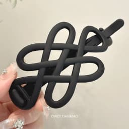 French Minimalist Twist Hair Clip – Hollow Barrette with Decorative Knot, Strong Hold Claw for Bun & Updo, Elegant Gift