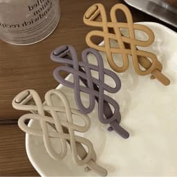 French Minimalist Twist Hair Clip – Hollow Barrette with Decorative Knot, Strong Hold Claw for Bun & Updo, Elegant Gift