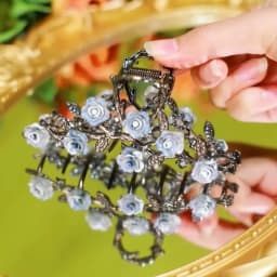 Exquisite and High-End Rose Flower Large Claw Clip, Minimalist Style Hair Clip, Back of the Head Shark Clip, Hair Accessory for