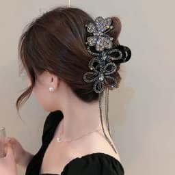 Korean Style Casual Hair Claws Headwear Ladies New Hair Accessories Women Super Sparkling Flower Butterfly Tassel Hair Clips
