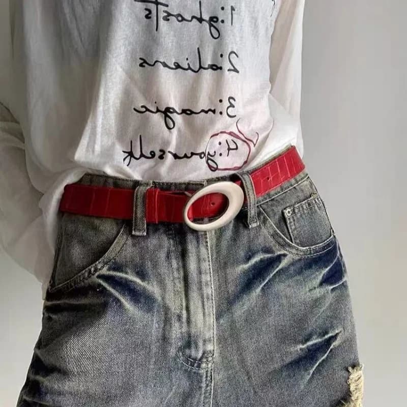 American retro belt women's Y2K oval buckle red crocodile pattern with jeans, high-end simple accessory belt