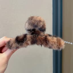Cute Golden Puppy Hair Clip Large Back Head Hair Shark Clip High-end Autumn Winter Furry Claw Clips Personality Head Accessory