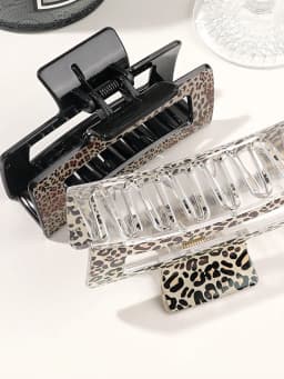 3Pcs Leopard Print Design Hair Claw Clips,3.5Inch Hair Jaw Clips,Fashion Vintage Hair Accessories for Women Girls
