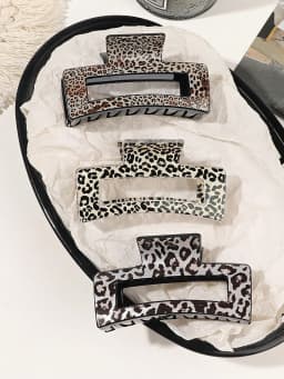 3Pcs Leopard Print Design Hair Claw Clips,3.5Inch Hair Jaw Clips,Fashion Vintage Hair Accessories for Women Girls