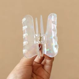 Exquisite and cute tooth-shaped hair clip, iridescent Marlon color, available in large and small sizes, half-up style, semi-tran