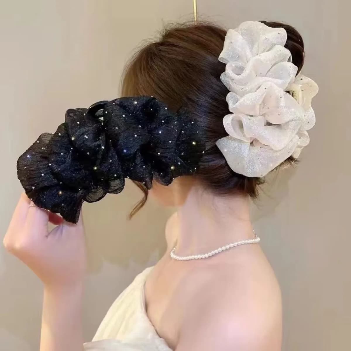 1Pcs/Princess Polka Dot Star Bubble Hair Clip for Girls Back of Head Bun Hairdo Butterfly Knot Hair Accessory Shark Clip Hairpin