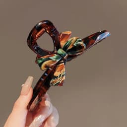 Enamel oil painting bow shark clip temperament high-end back of the head disc hair clip acrylic clip