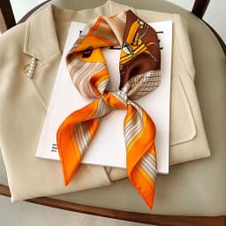 New Four Seasons The Horse Print Silk Square Scarf 70x70cm Fashionable Four Seasons Headband Luxury Sunscreen Shawl Bandannas