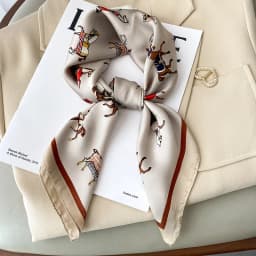 New Four Seasons The Horse Print Silk Square Scarf 70x70cm Fashionable Four Seasons Headband Luxury Sunscreen Shawl Bandannas