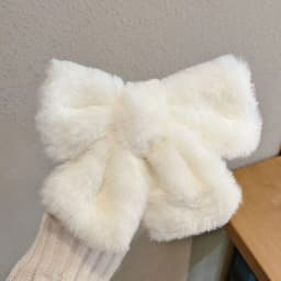1pc New Korean version autumn and winter plush bow hair clip, velvet back of the head hair clip, furry clip hair accessory