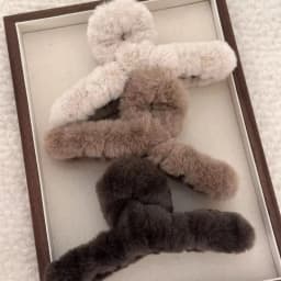 Autumn And Winter Plush Hair Clip: Shark Clip For Back Of Head Bun, High-End Furry Hair Accessories For Women