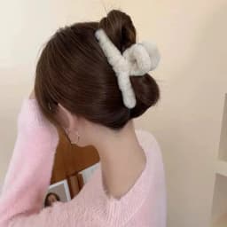 Autumn And Winter Plush Hair Clip: Shark Clip For Back Of Head Bun, High-End Furry Hair Accessories For Women