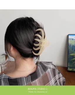 Octopus Grabbing Giant Energy Grabbing Super Large 13CM Hair Capacity Multiple Hair Clips Back of Head Coiled Hair Shark Clip