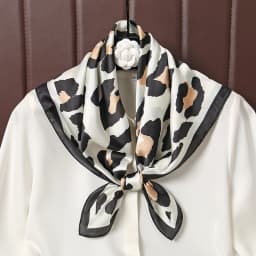 1pcs 70cm Retro Leopard Print Silk Scarf Women Imitation Silk Fashion Versatile Headwear Bag Accessories Bandana Square Scarf