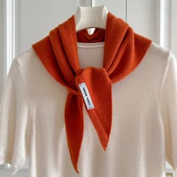 British Korean Triangle Scarf 100% Wool Triangular Scarves Women Headscarf Knitted Shaws Multi-Functional Warm Knitted Poncho