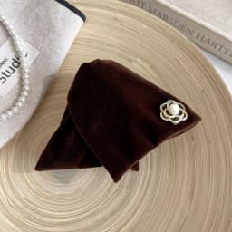 1pc Vintage Velvet Camellia Triangle Hair Clip for Women, High-End Style, Back of Head Hairpin, Updo Shark Clip Hair Accessory