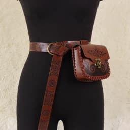 2-piece medieval-themed party belt with waist bag, PU leather belt, role-playing prop, party supplies.