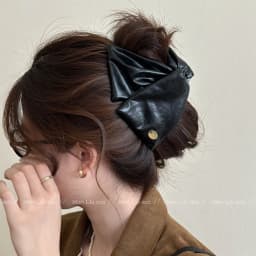 1pc High-Quality Leather Triangular Hair Clip, New Stylish Advanced Back-of-the-Head Hairpin, Elegant Shark Clip Hair Accessory