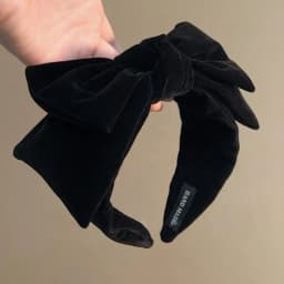 1pc Large Velvet Bow Hairband for Autumn Winter Parties or Daily Wear Stylish Princess Hair Accessory and a Great Gift for Women