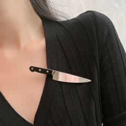 Fun creative simulation knife hairpin female side bangs broken hair duck bill clip headdress