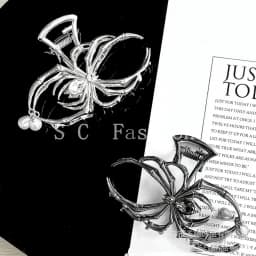 1Pcs Halloween Black Spider Hair Claw Clips with Pearl Charm Design,Metal Gothic Punk Hair Clips Strong Hold Hair Accessories