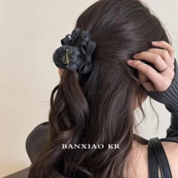 1pc Autumn/Winter Bow Woolen Hair Clip for Women, High-End New Shark Clip, Autumn and Winter Back-of-Head Hair Clip