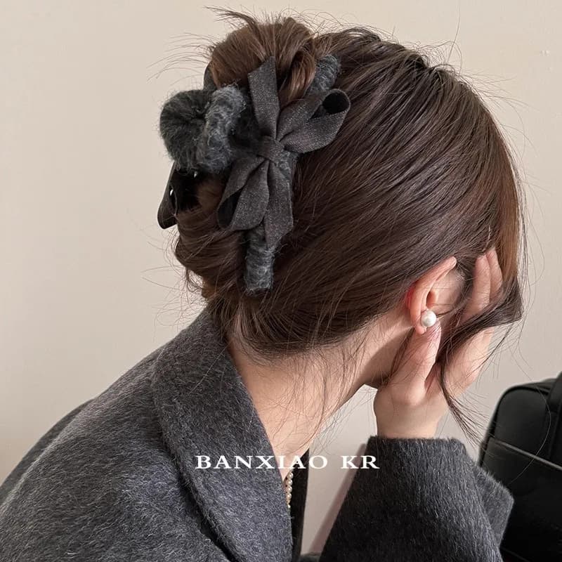1pc Autumn/Winter Bow Woolen Hair Clip for Women, High-End New Shark Clip, Autumn and Winter Back-of-Head Hair Clip