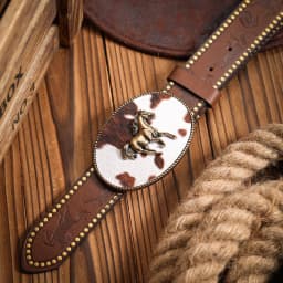 A Western-style PU Leather Belt for Both Men and Women, a Classic and Casual Retro Belt