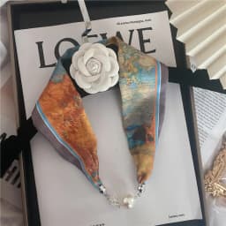 New Summer Pearl Decoration Magnetic Buckle Silk Scarf Versatile Neck Protection Fashionable High End Matching Shirt Scarf Lady