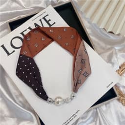 New Summer Pearl Decoration Magnetic Buckle Silk Scarf Versatile Neck Protection Fashionable High End Matching Shirt Scarf Lady