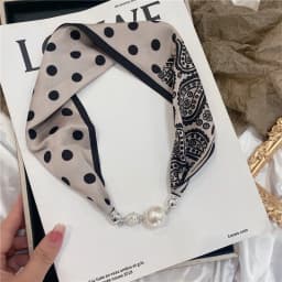 New Summer Pearl Decoration Magnetic Buckle Silk Scarf Versatile Neck Protection Fashionable High End Matching Shirt Scarf Lady