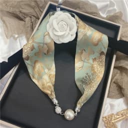 New Summer Pearl Decoration Magnetic Buckle Silk Scarf Versatile Neck Protection Fashionable High End Matching Shirt Scarf Lady