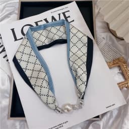 New Summer Pearl Decoration Magnetic Buckle Silk Scarf Versatile Neck Protection Fashionable High End Matching Shirt Scarf Lady